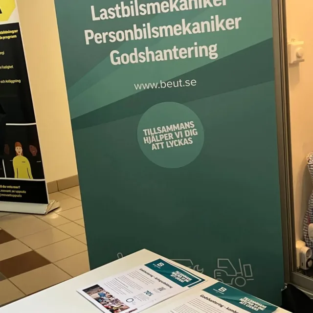 Idag står vi på utbildningsmässa på UJC Boländerna! Mycket folk, kom du med!
